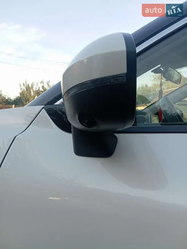 Nissan Rogue - фото 4