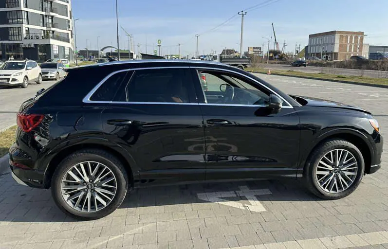 Audi Q3 - фото 5