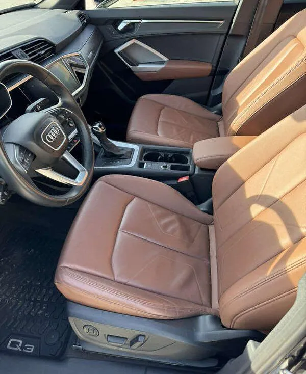 Audi Q3 - фото 12
