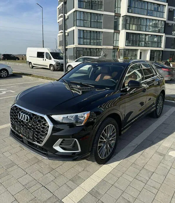 Audi Q3 - фото 3