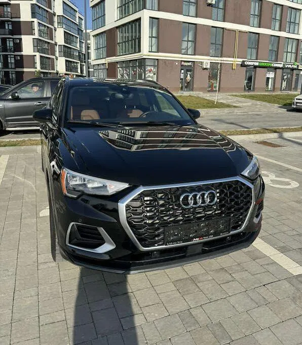 Audi Q3 - фото 2