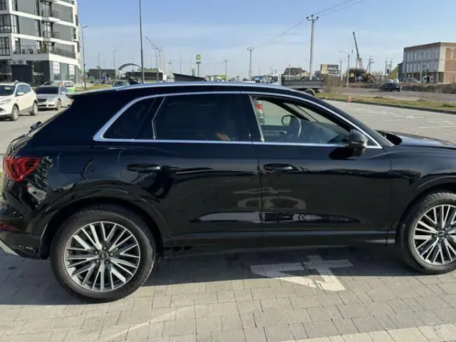 Audi Q3 - фото 5