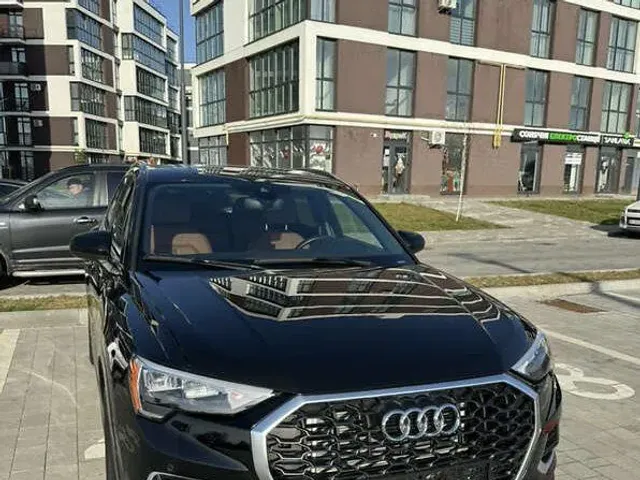 Audi Q3 - фото 2