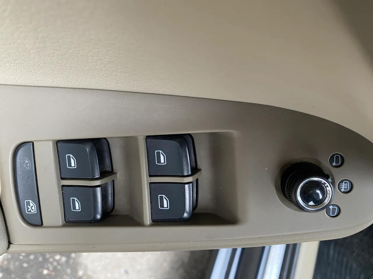 Audi A4 - фото 21