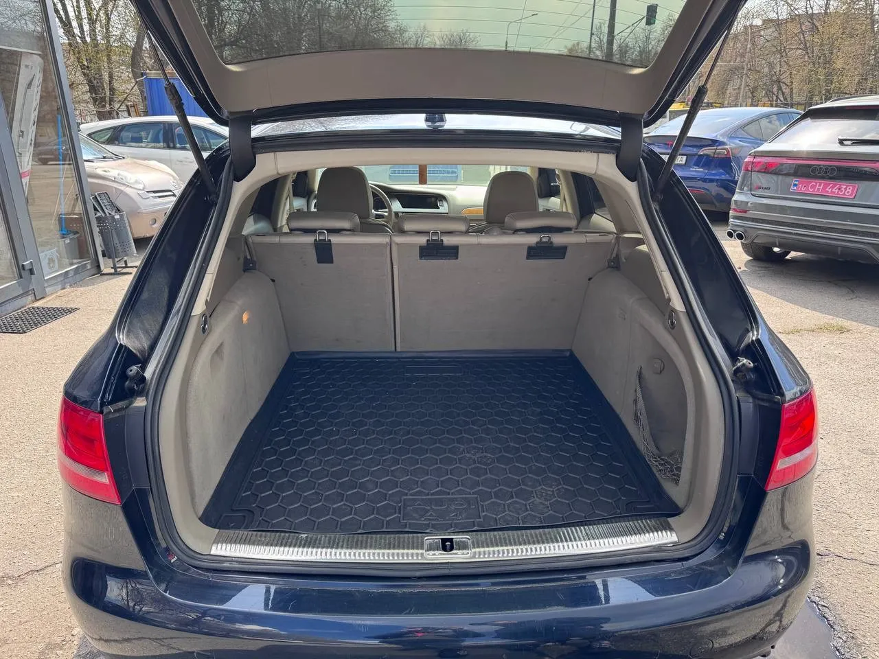 Audi A4 - фото 7