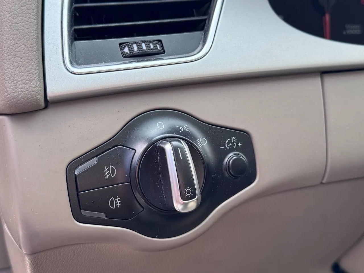 Audi A4 - фото 22