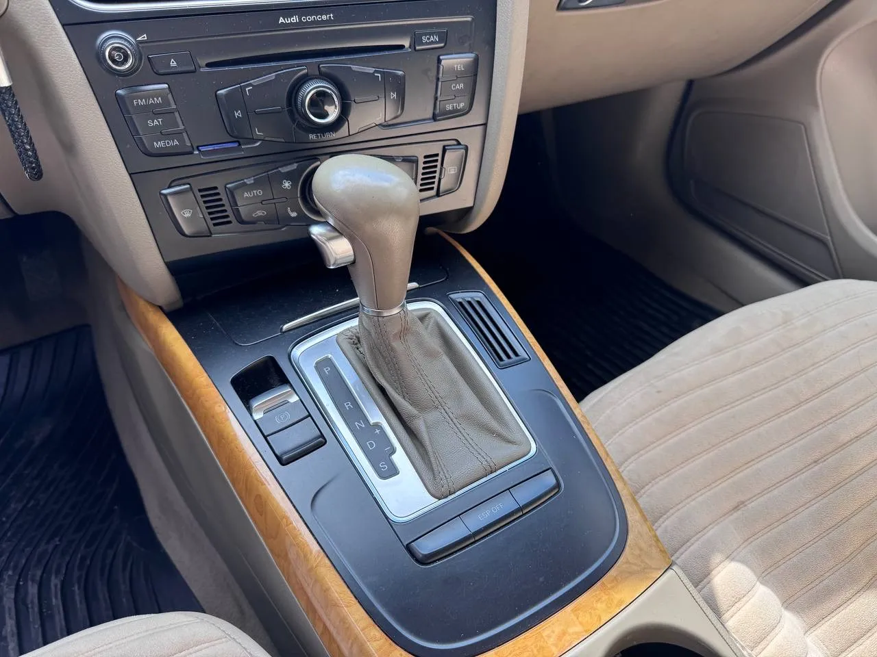 Audi A4 - фото 20