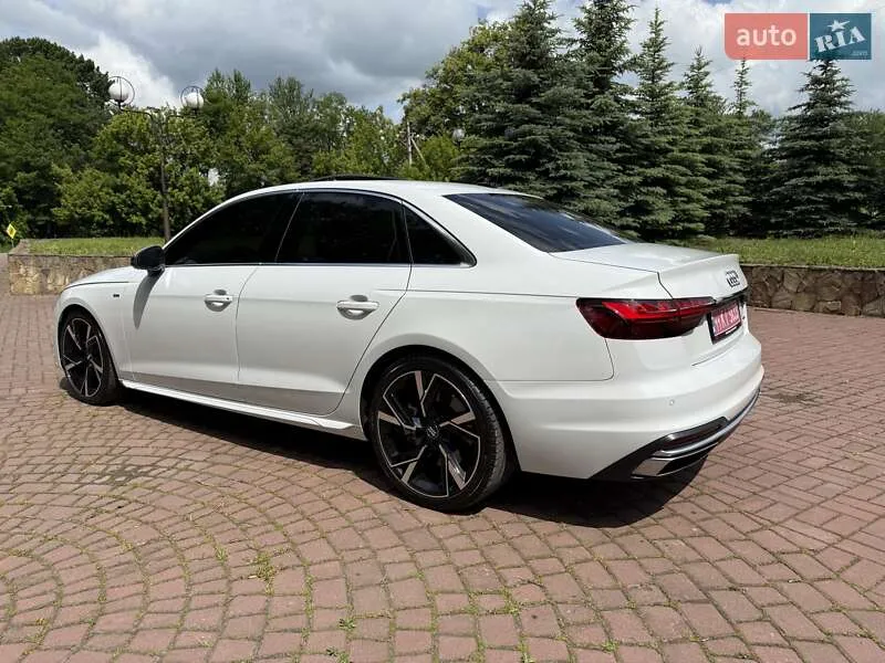 Audi A4 - фото 24