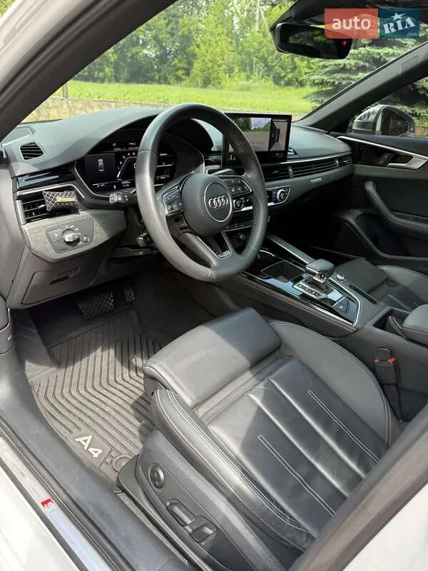 Audi A4 - фото 18