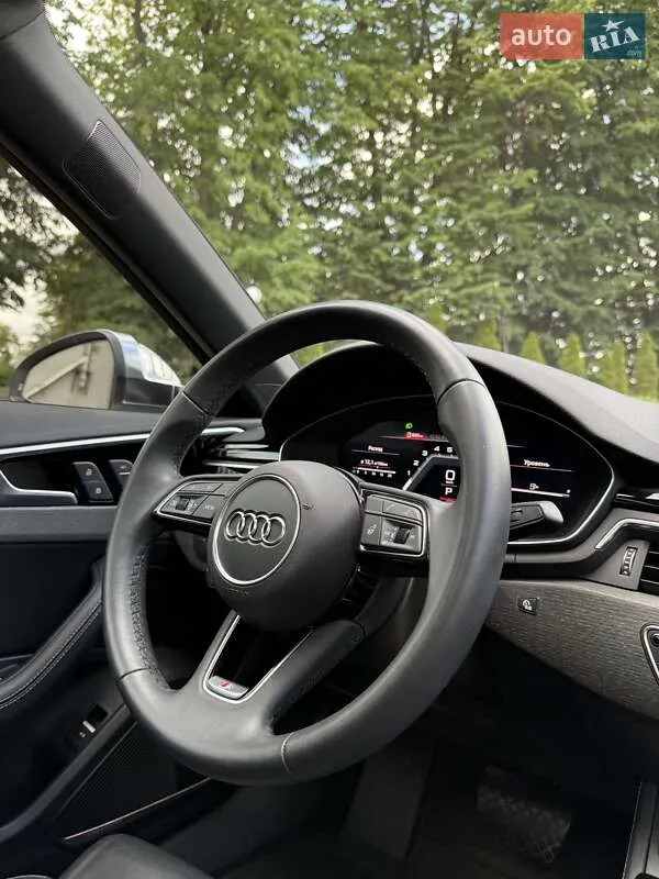 Audi A4 - фото 11