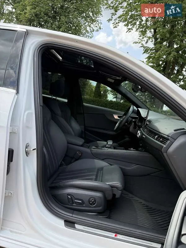 Audi A4 - фото 5