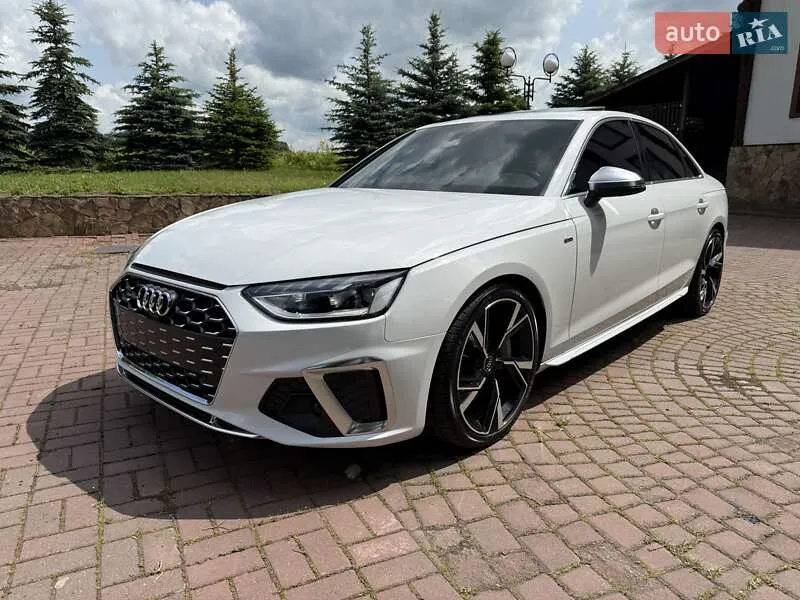 Audi A4 - фото 26