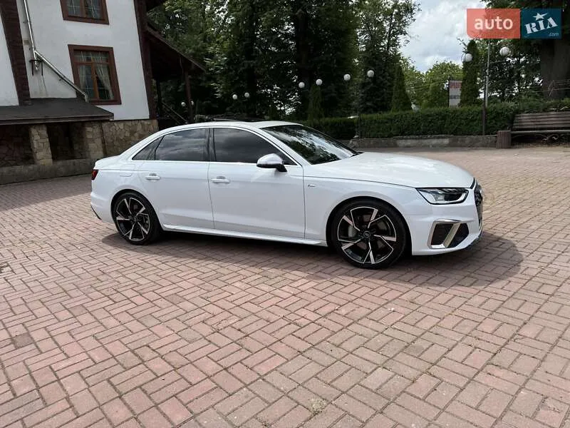 Audi A4 - фото 28