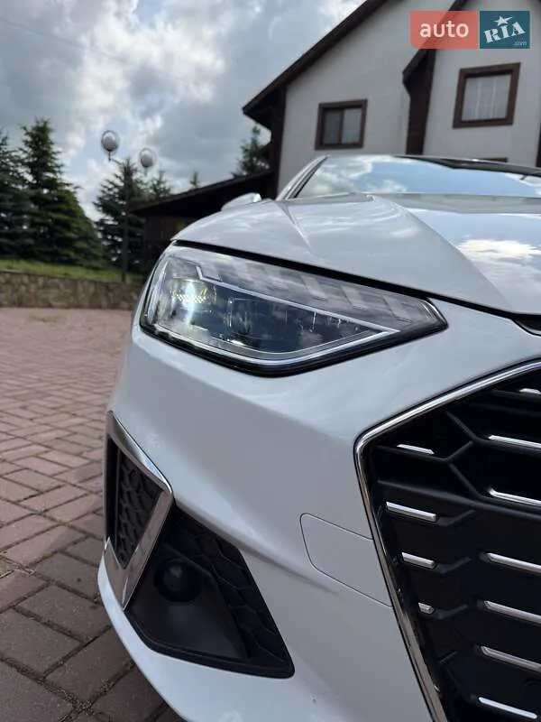 Audi A4 - фото 4