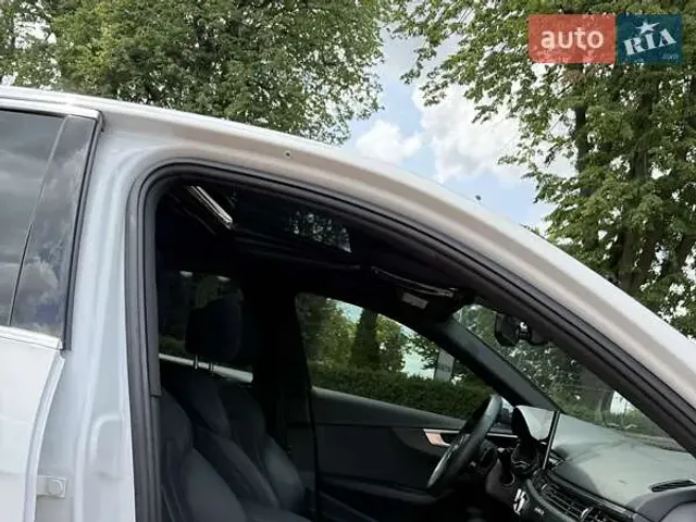 Audi A4 - фото 5