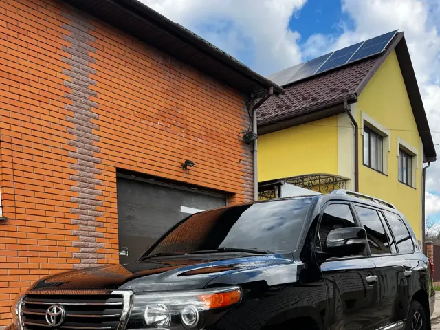 Toyota Land Cruiser - фото 1