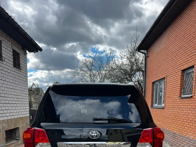 Toyota Land Cruiser - фото 5