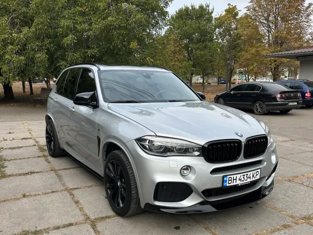 BMW X5 - фото 1