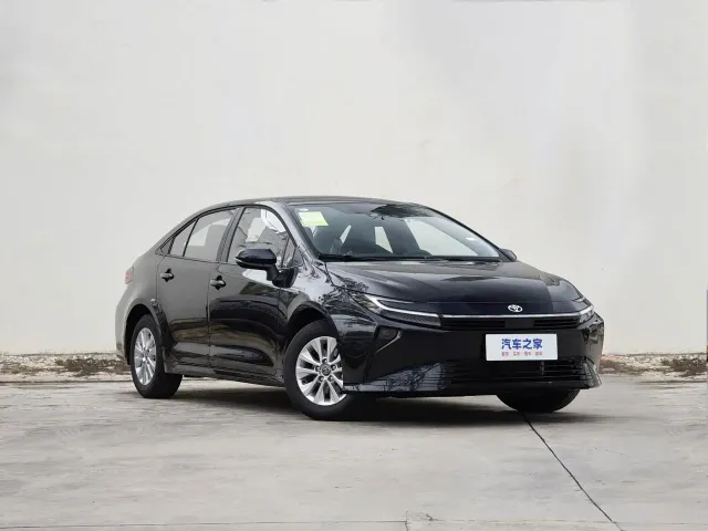 Toyota Corolla - фото 1