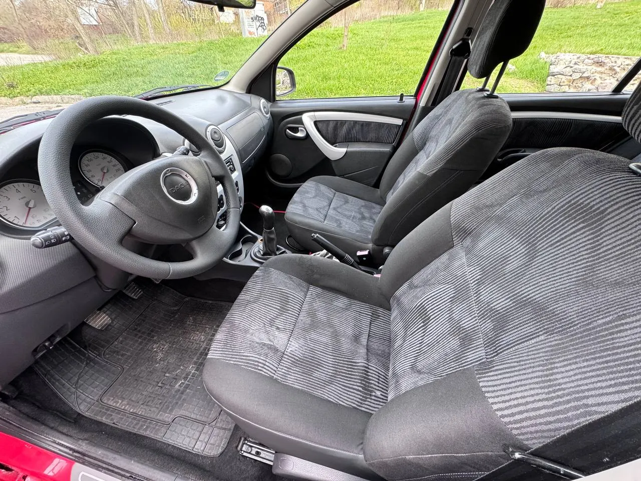 Dacia Sandero - фото 13