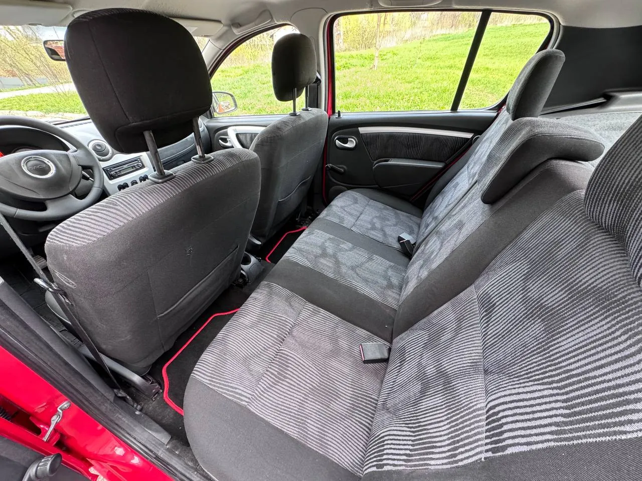 Dacia Sandero - фото 19