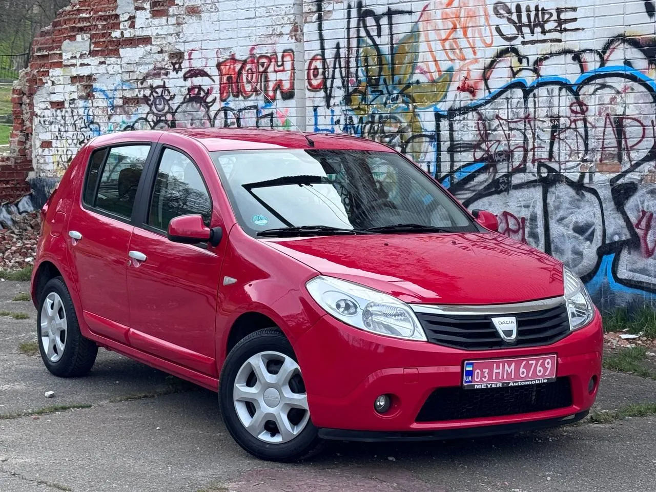 Dacia Sandero - фото 1