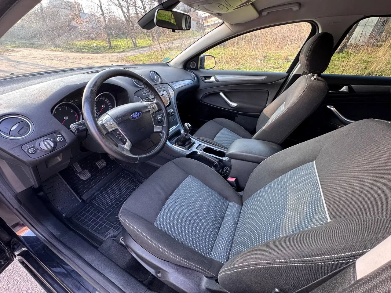 Ford Mondeo - фото 14