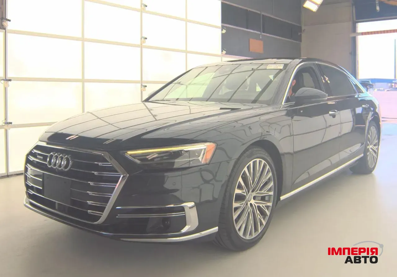 Audi A8 - фото 1