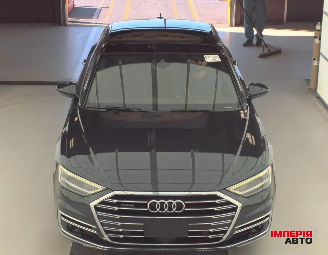 Audi A8 - фото 2