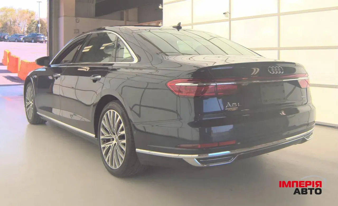 Audi A8 - фото 6