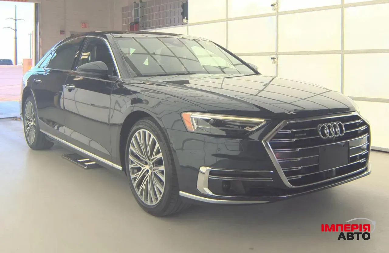 Audi A8 - фото 3