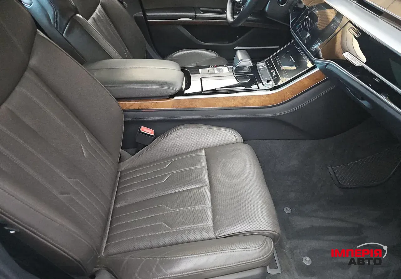Audi A8 - фото 11