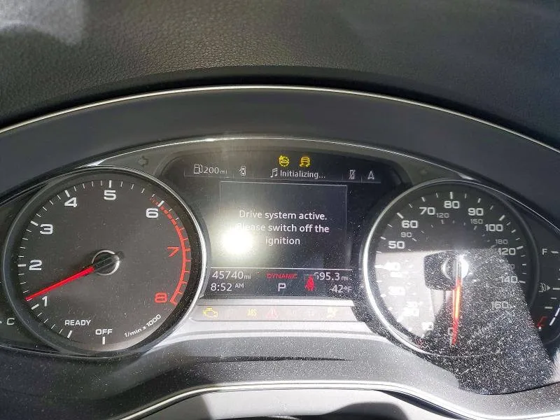 Audi Q5 - фото 7