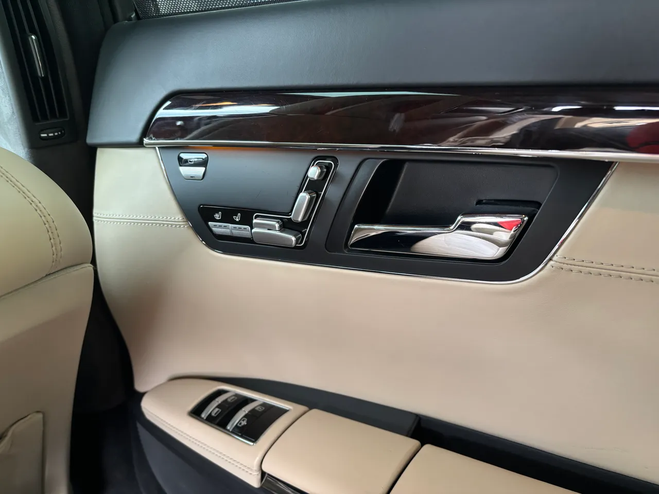 Mercedes-Benz S-Класс - фото 24
