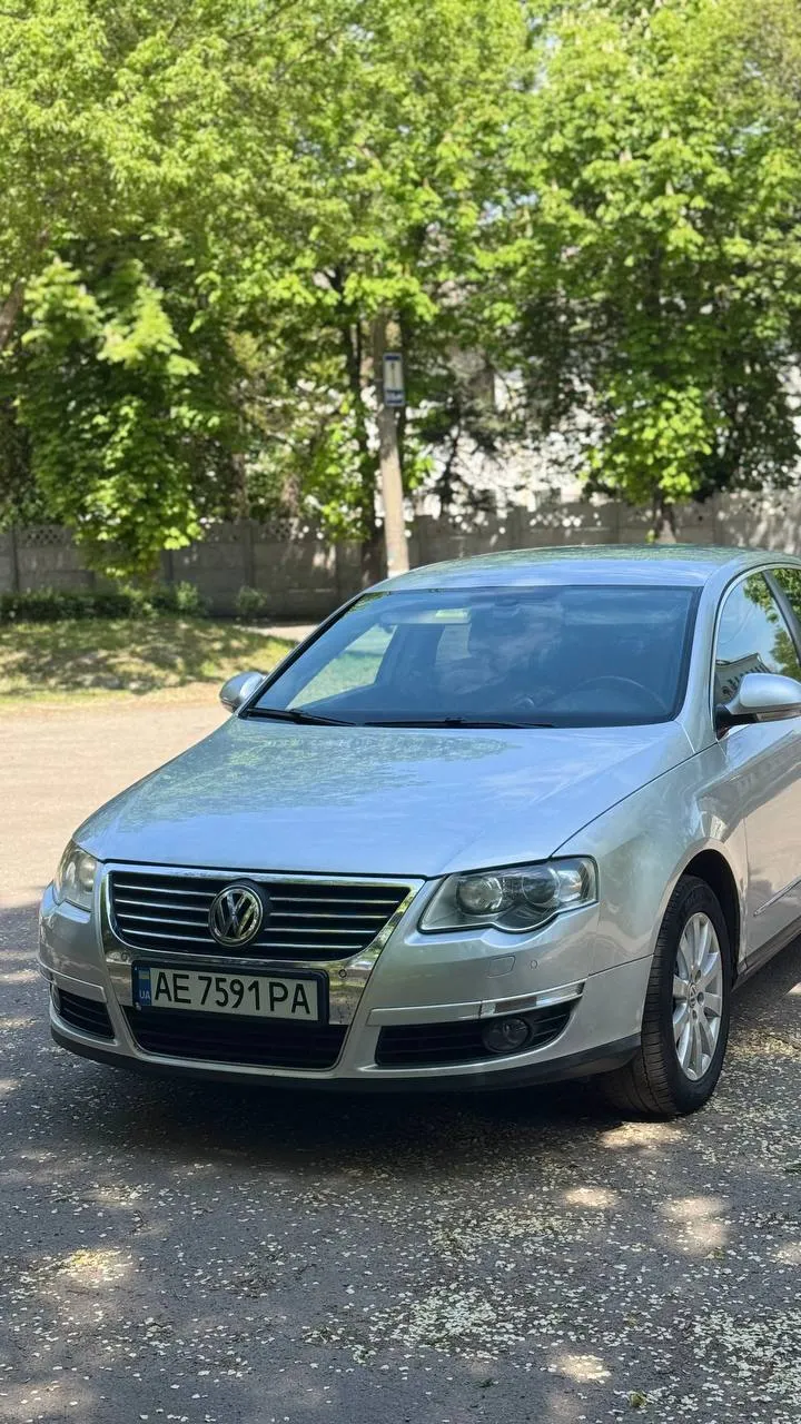 Volkswagen Passat - фото 1