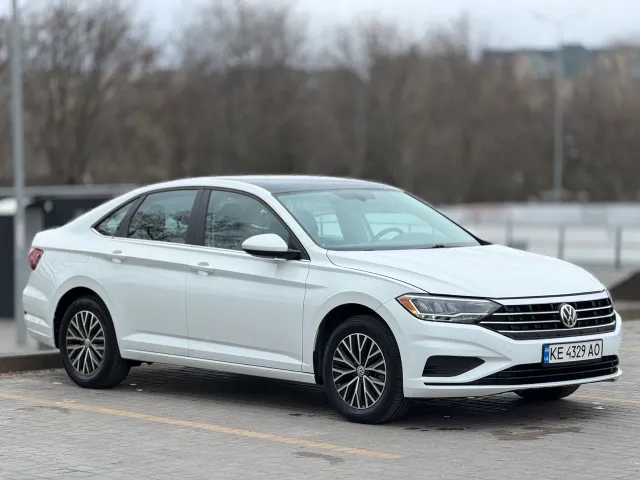 Volkswagen Jetta - фото 4