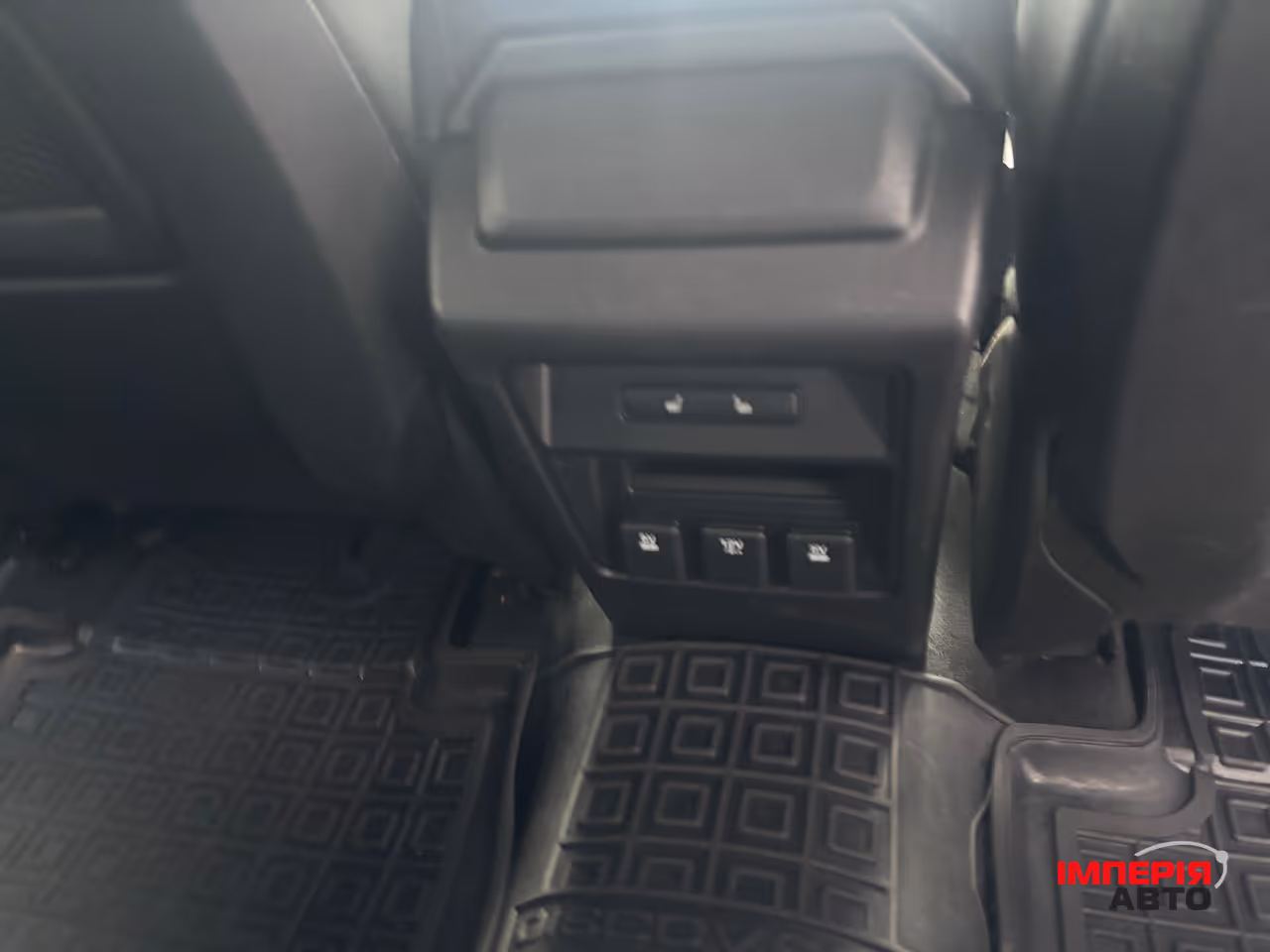 Land Rover Discovery Sport - фото 3
