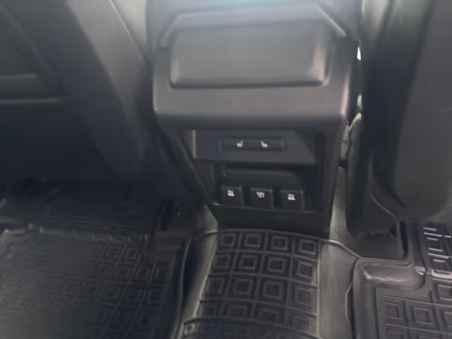 Land Rover Discovery Sport - фото 3