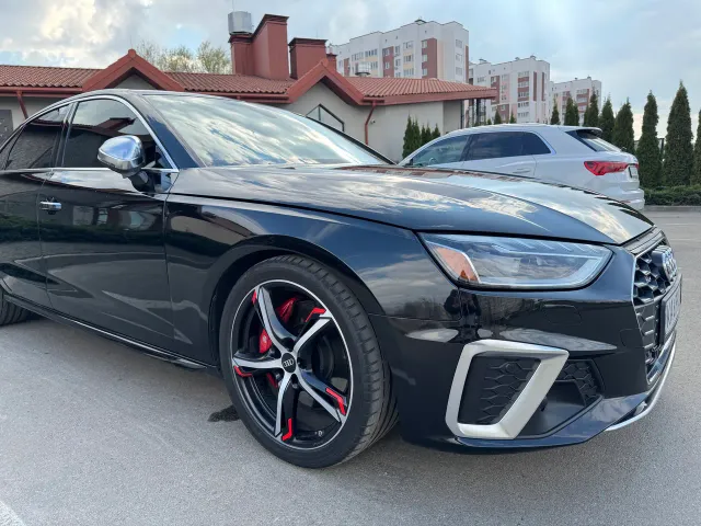 Audi S4 - фото 2