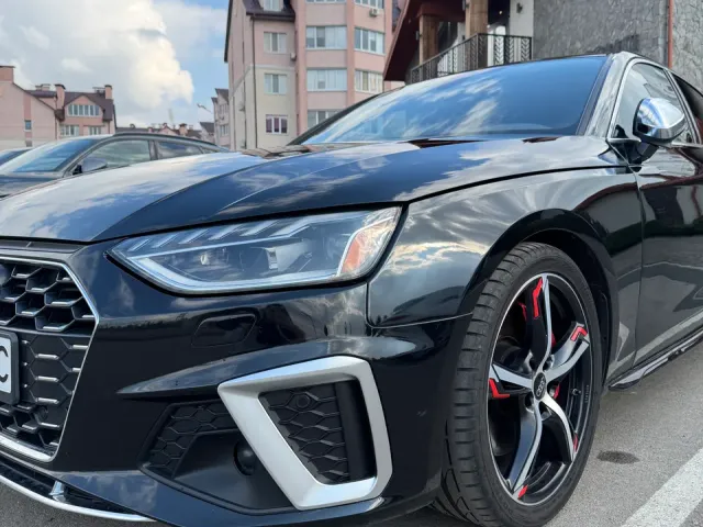 Audi S4 - фото 5