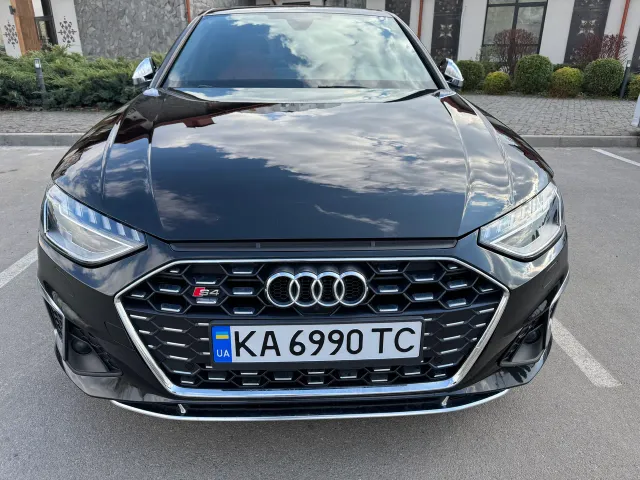 Audi S4 - фото 4