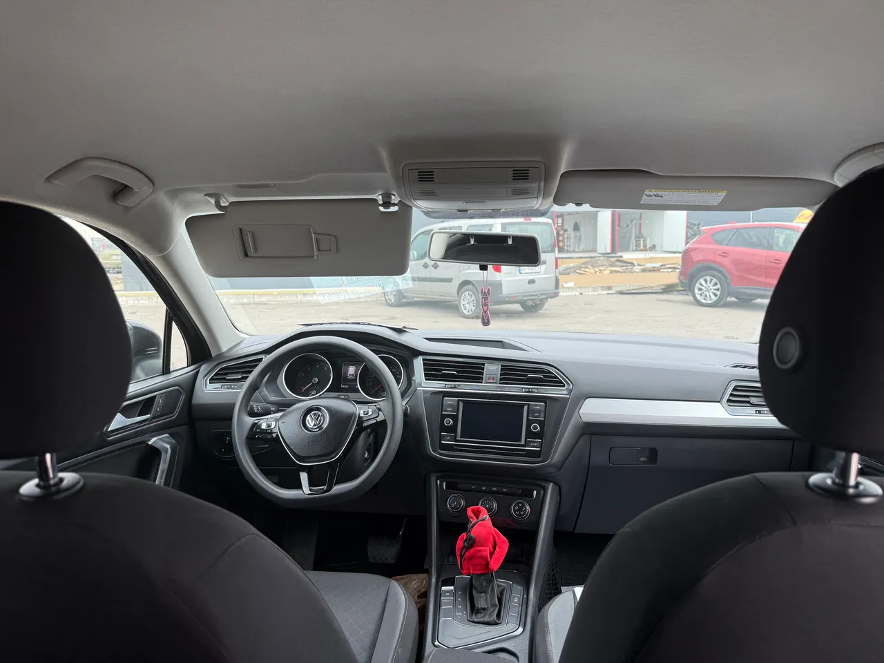 Volkswagen Tiguan - фото 9