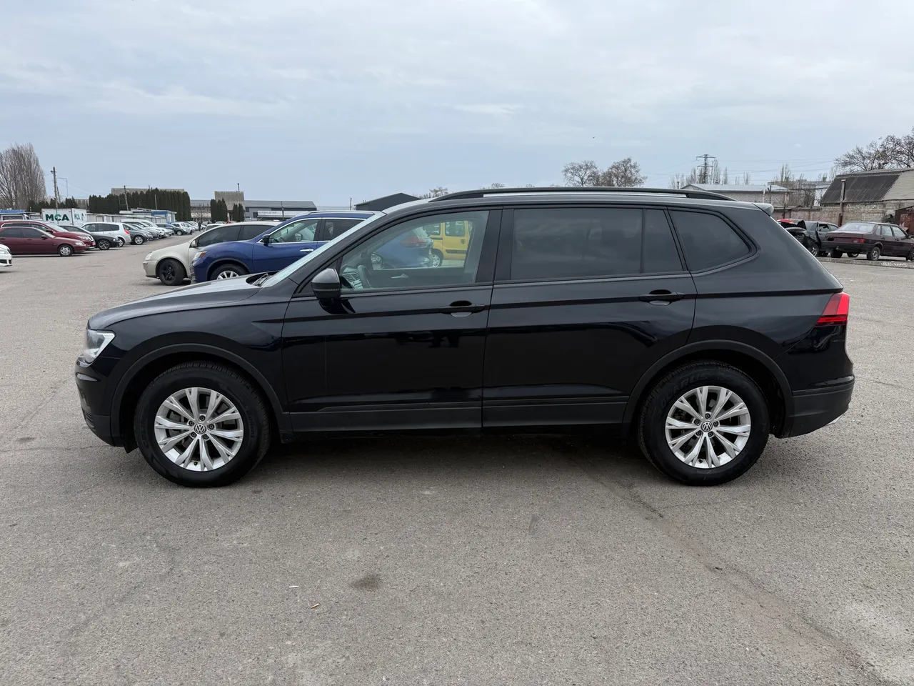 Volkswagen Tiguan - фото 4