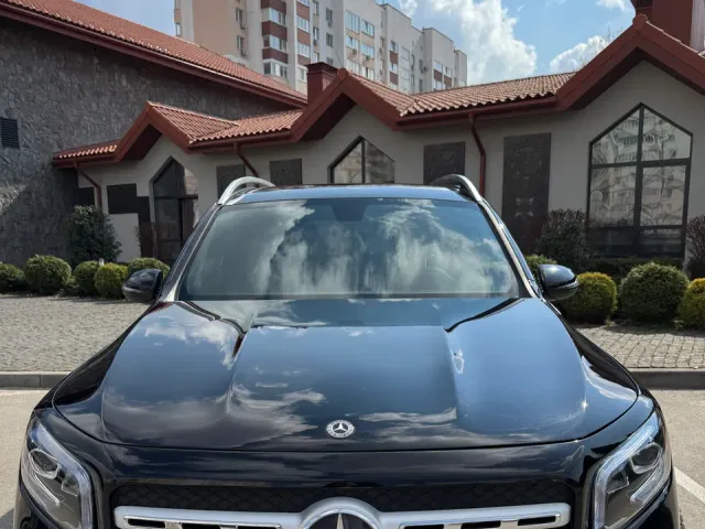 Mercedes-Benz GLB - фото 1