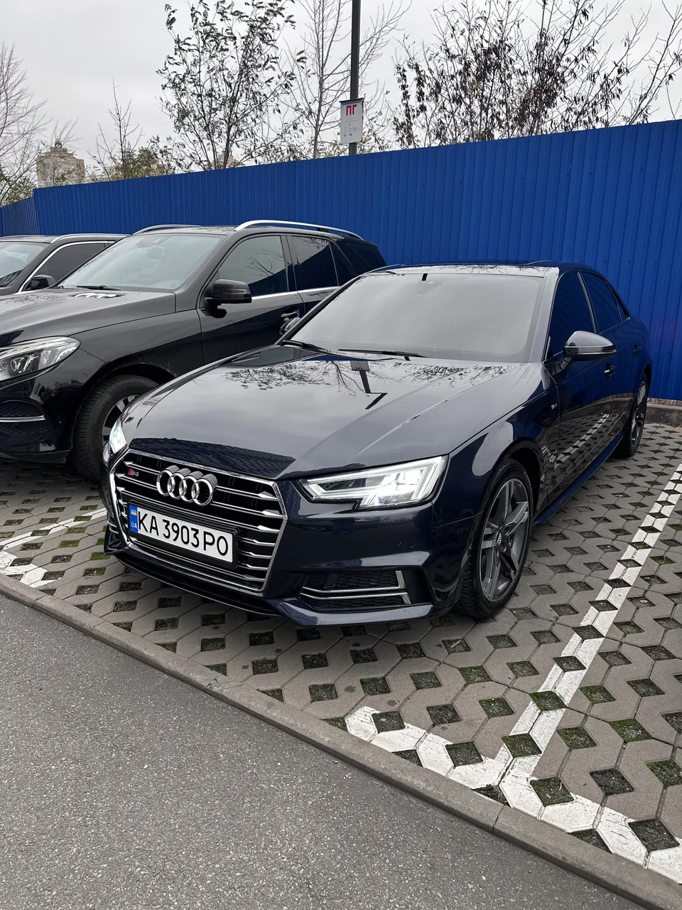 Audi A4 - фото 2