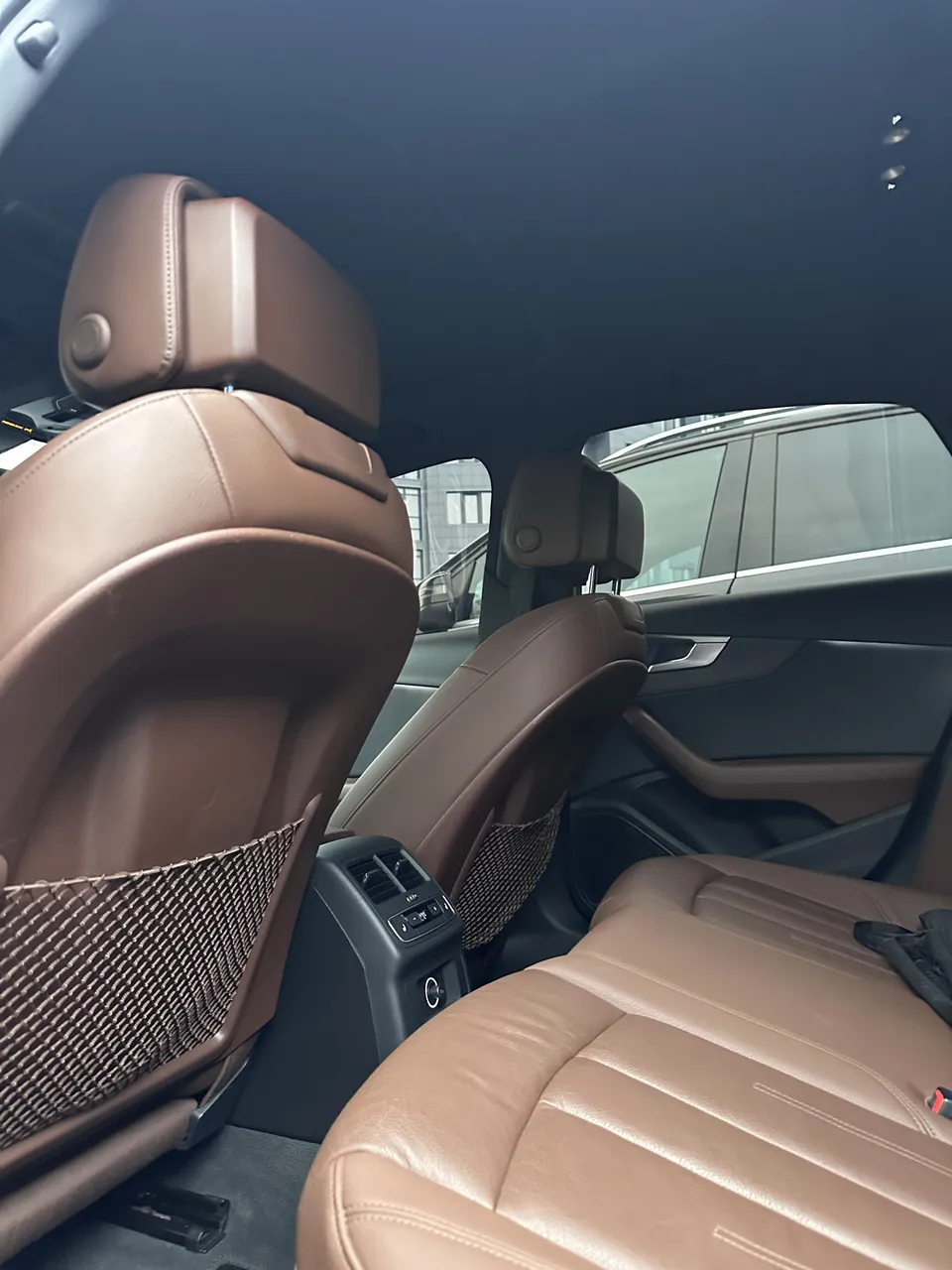 Audi A4 - фото 12