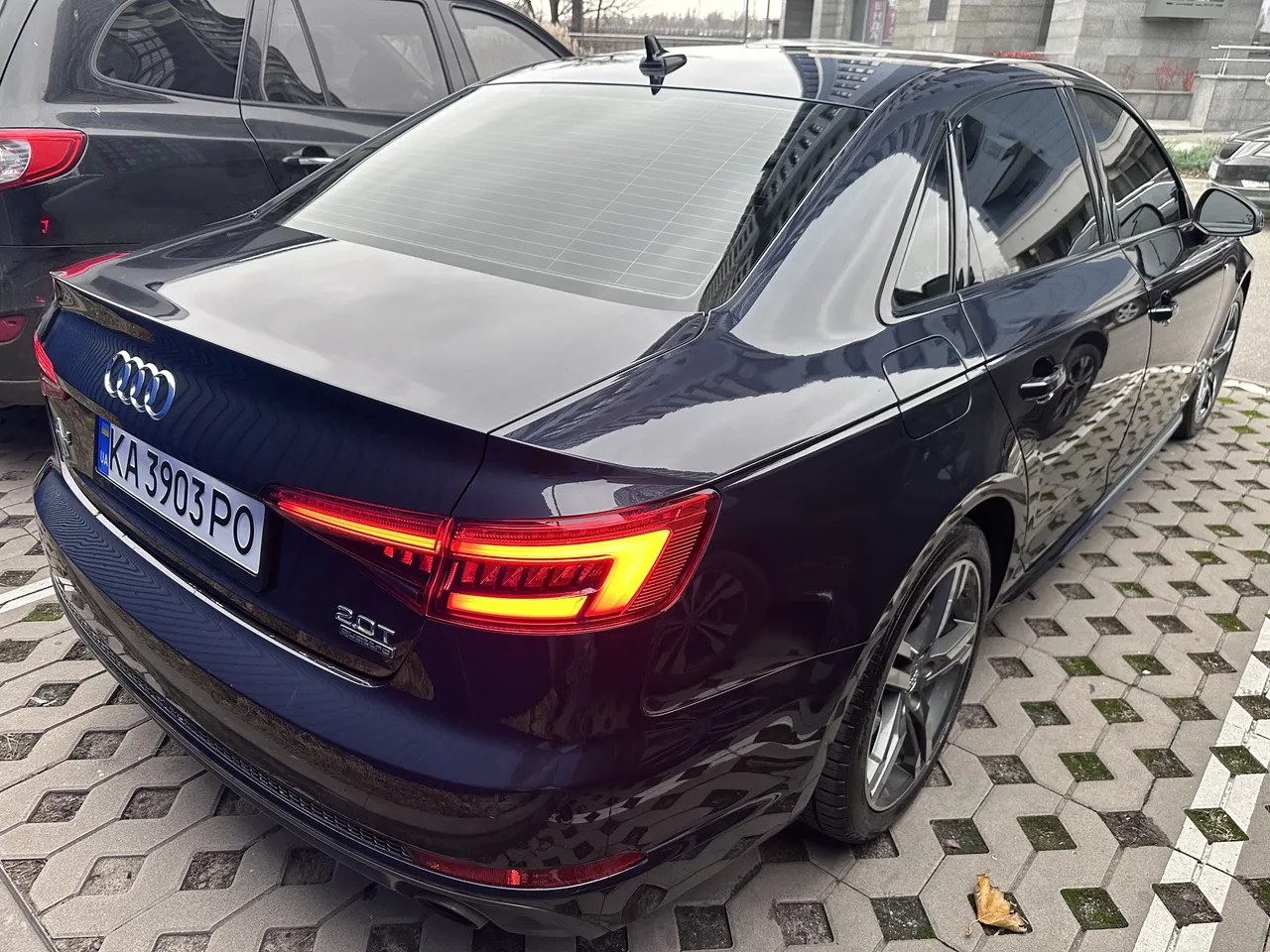 Audi A4 - фото 4