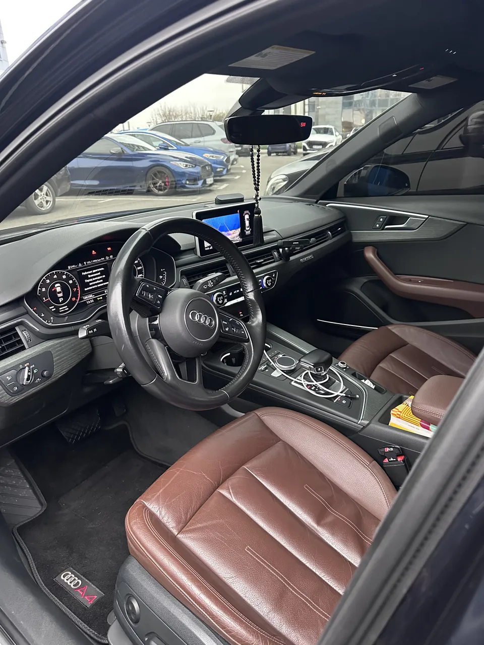 Audi A4 - фото 7