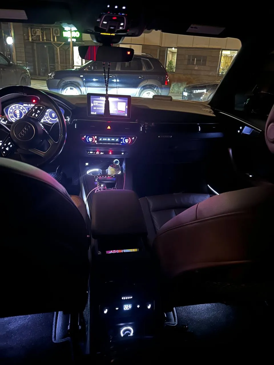 Audi A4 - фото 15