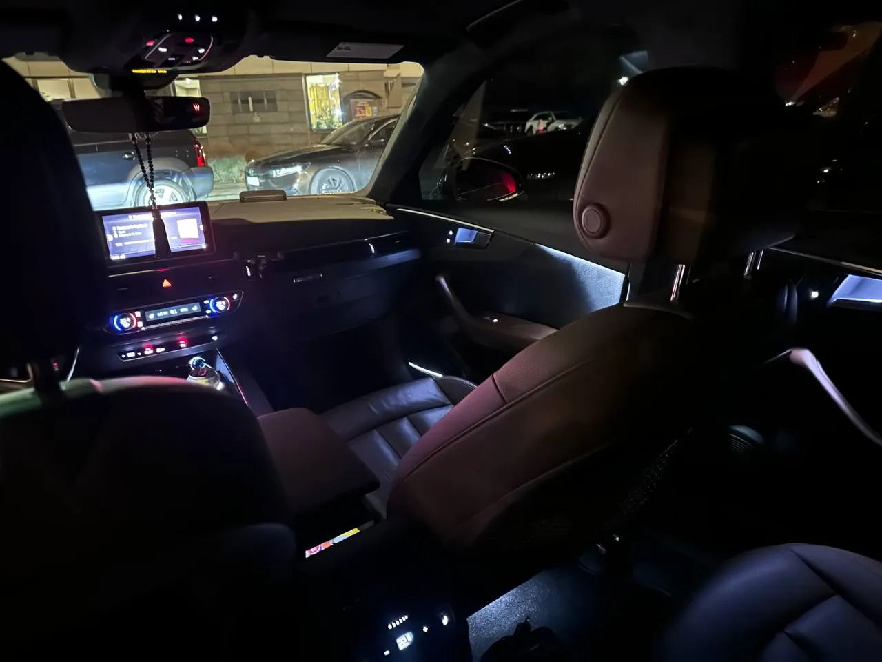 Audi A4 - фото 16